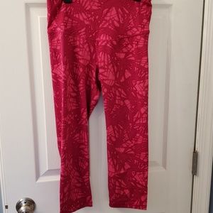 2 pack pink Old Navy crop running leggings